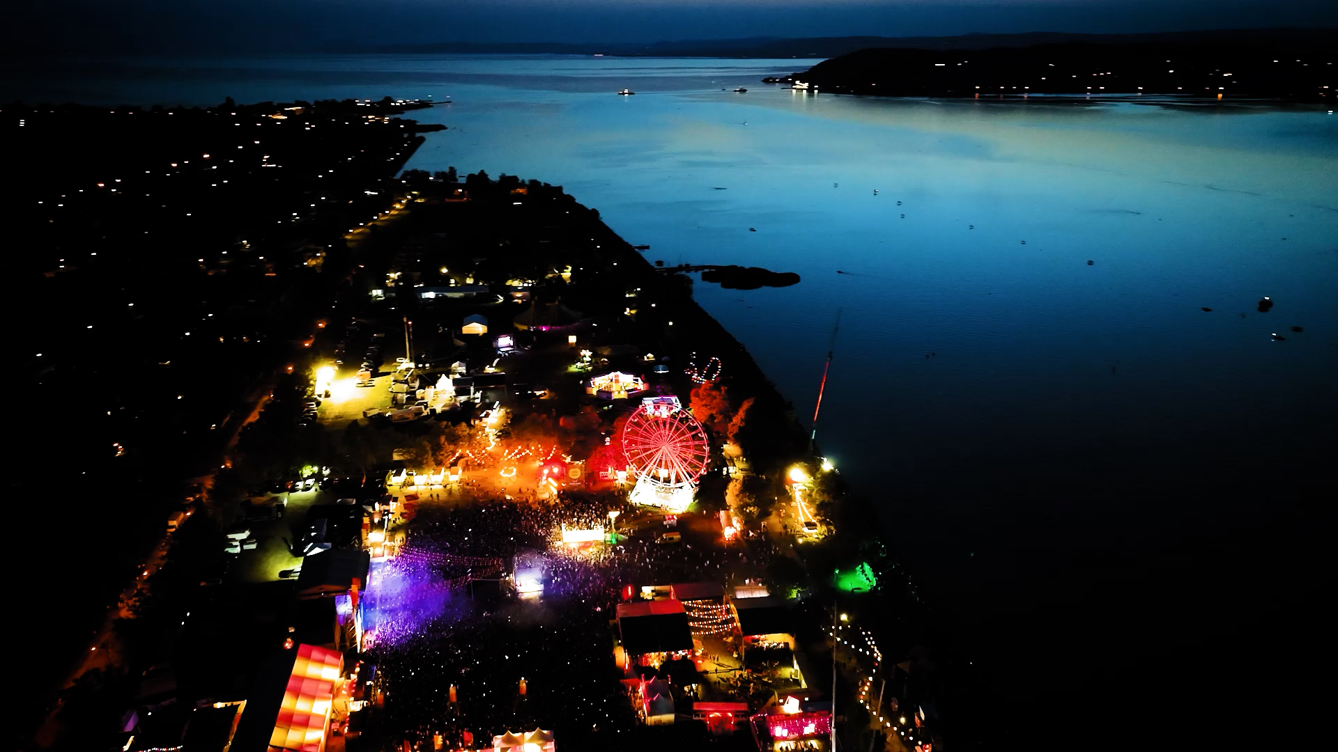 strand_bulizó fiatalok_1